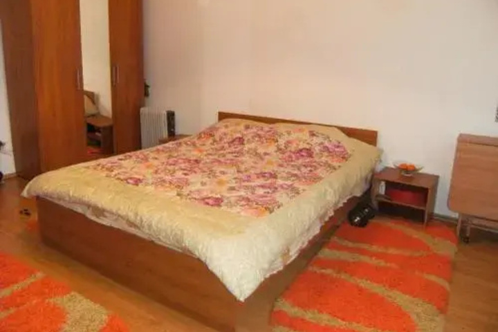 Room 3 of 12