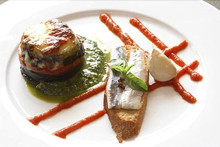 Dining 36 of 60