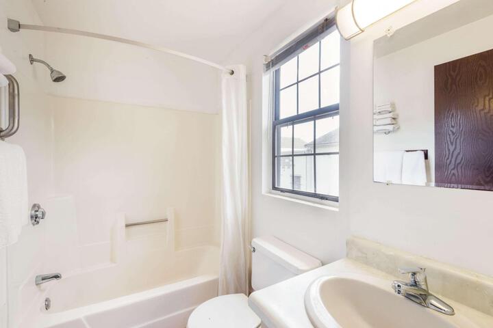 2 Bedroom Suite (6 of 7)