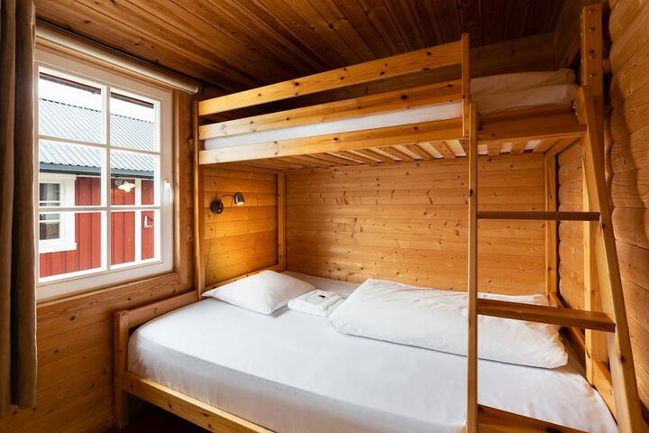 Room 26 of 204