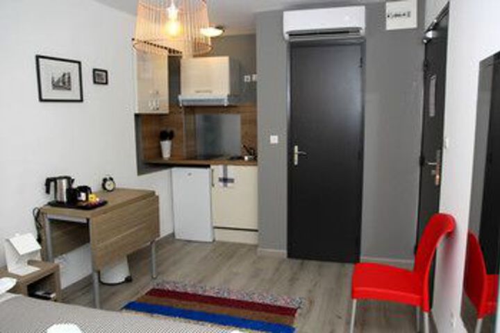 Room 13 of 20