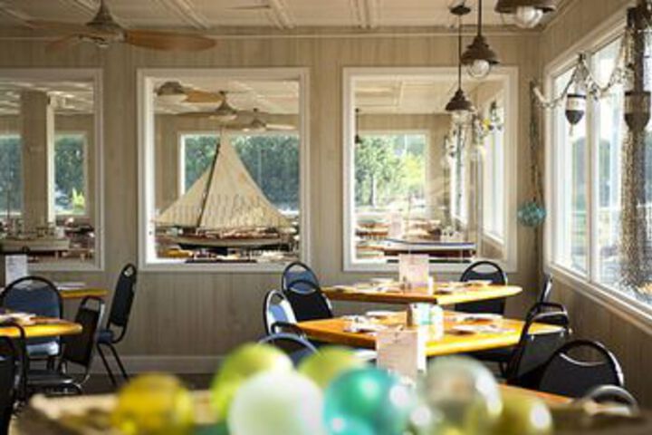 Dining 6 of 20
