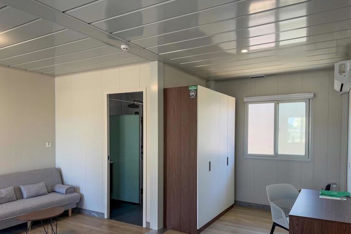Room 42 of 109