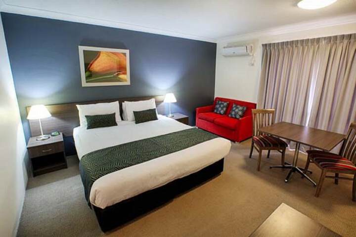 Room 25 of 54