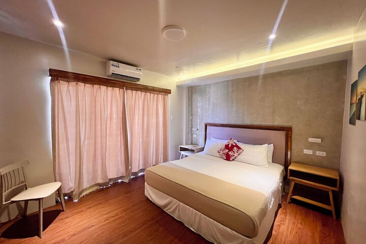 Room 11 of 24
