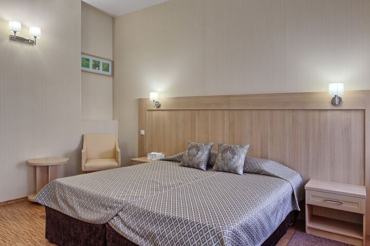 Room 10 of 21