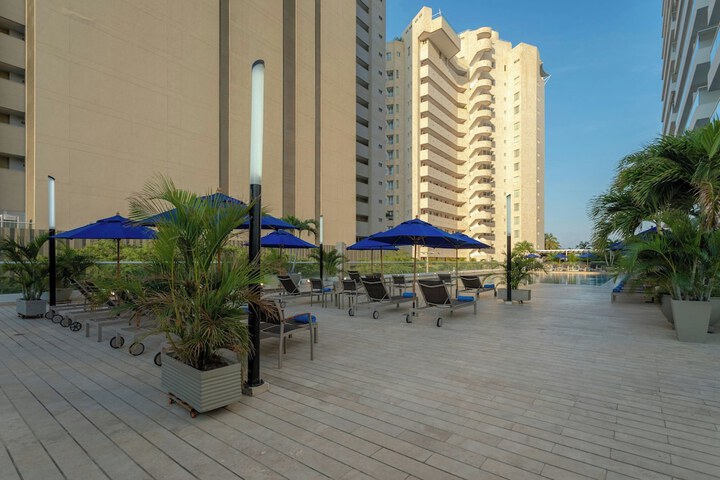 Pools & Facilities