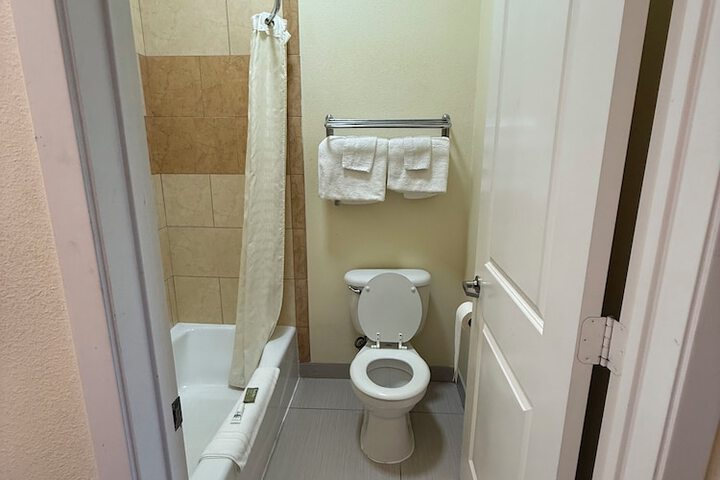 Room 10 of 15