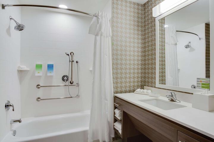1 King Accessible Tub Studio Suite (7 of 19)