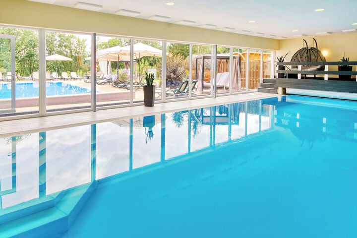Hotel Pool