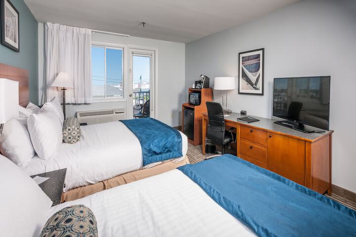 Room 8 of 33