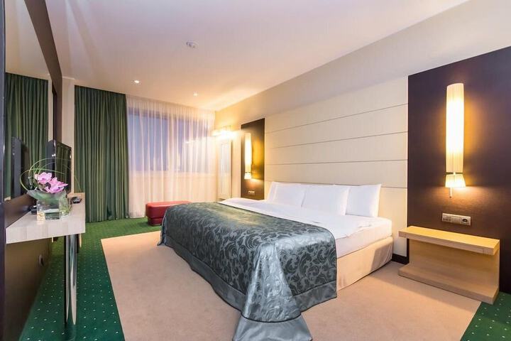 Room 14 of 35
