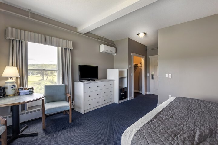 Room 10 of 98