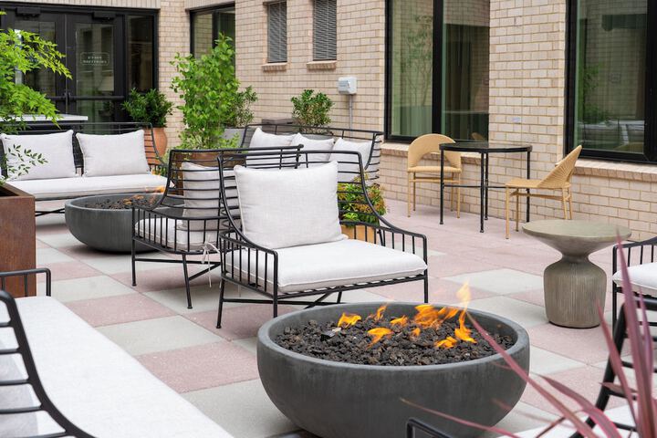 Hotel Exterior 99 of 110