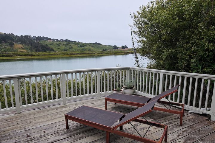 Sundeck 57 of 69