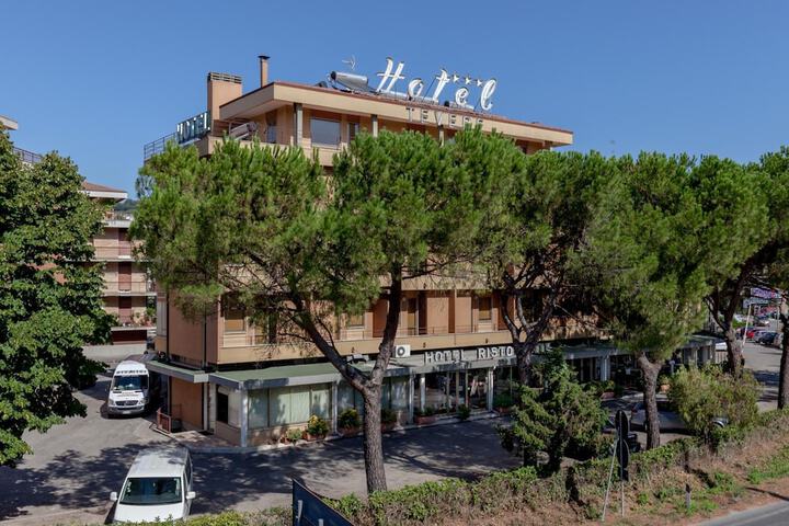 Hotel 55 of 63