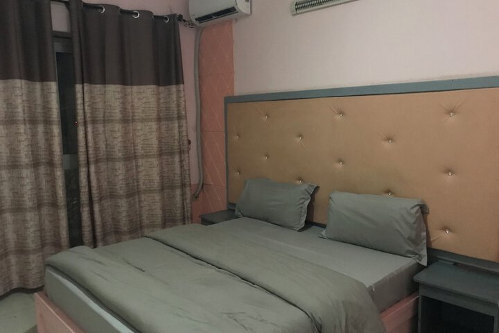 Room 5 of 34