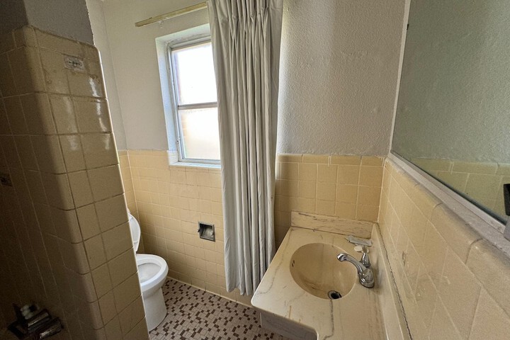 City Double Room (1 of 17)