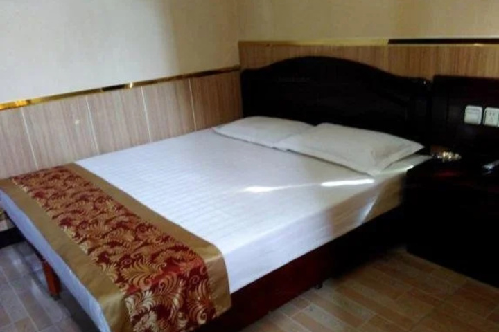 Room 2 of 2