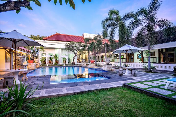 Pools & Facilities