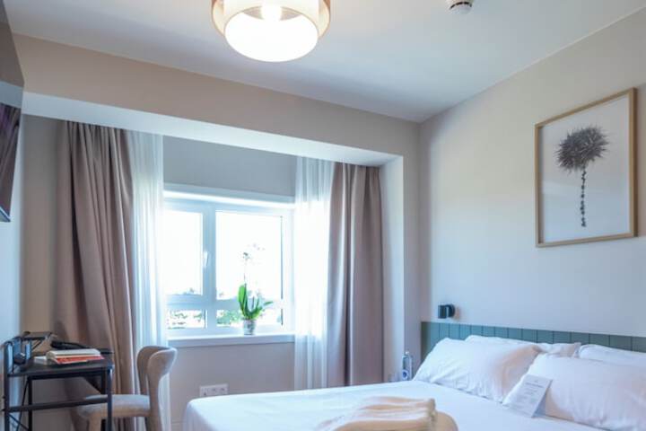 Room 4 of 38