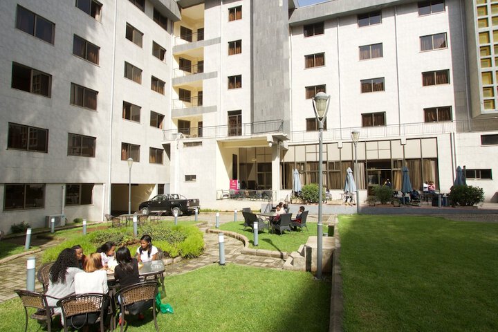 Hotel Exterior 32 of 35