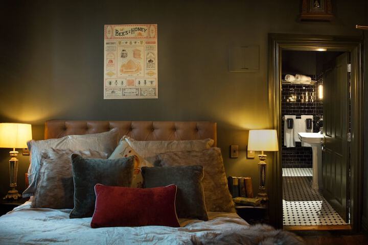 Room 6 of 54
