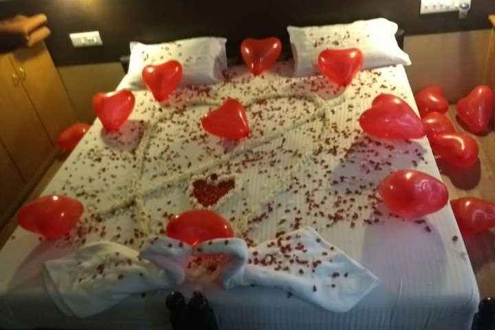 Room 4 of 14