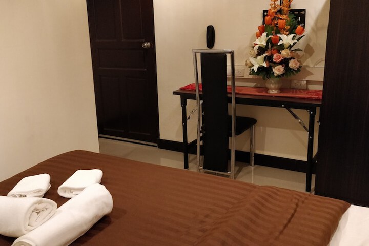 Room 9 of 68