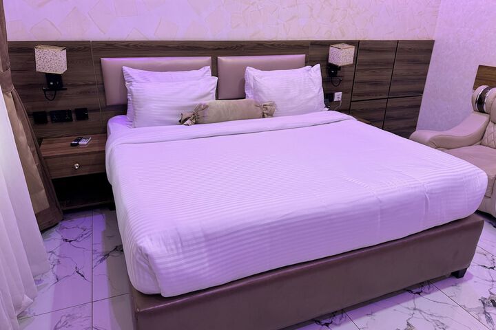 Room 14 of 43