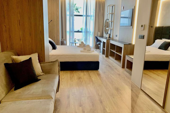 Room 32 of 71