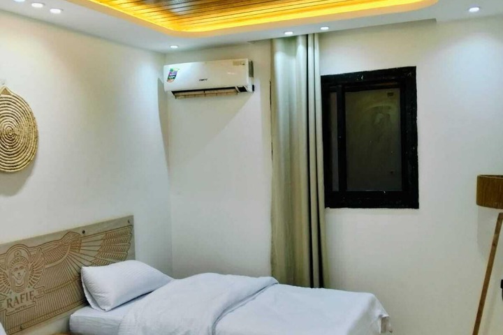 Room 2 of 27