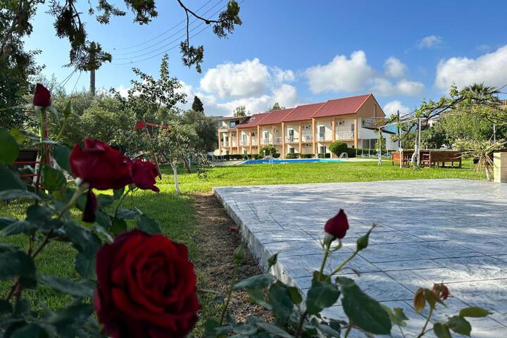 Aggelos Family Hotel