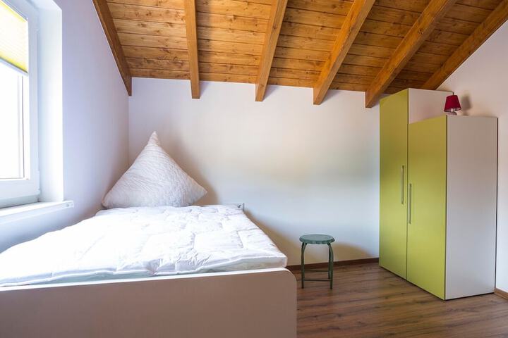 Room 6 of 47