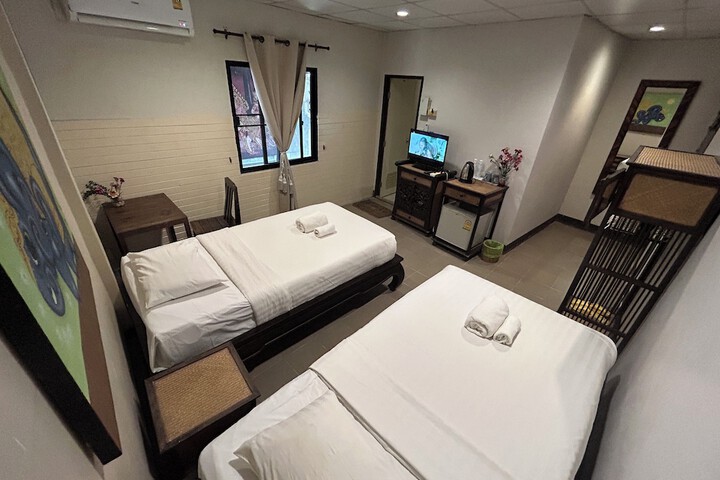 Room 12 of 62