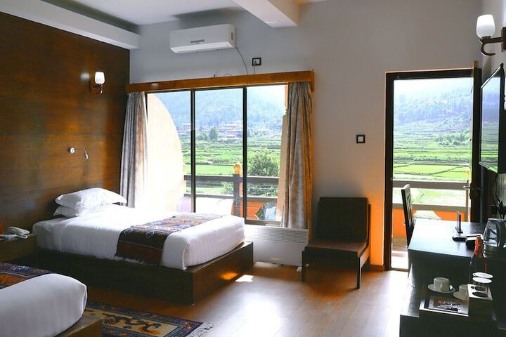 Room 3 of 7