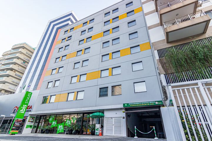 Hotel 98 of 102