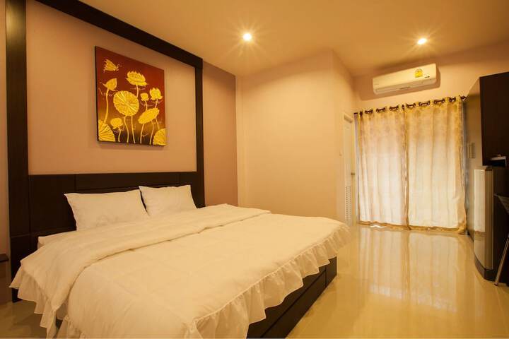 Room 10 of 42