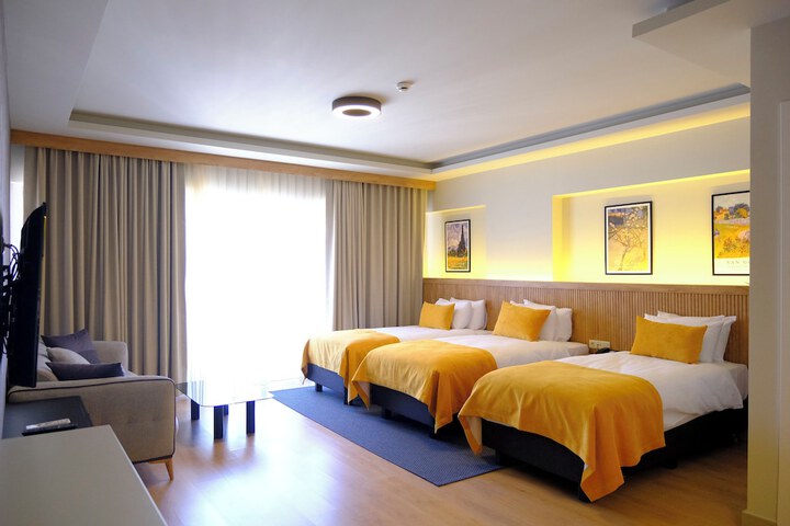 Room 26 of 81