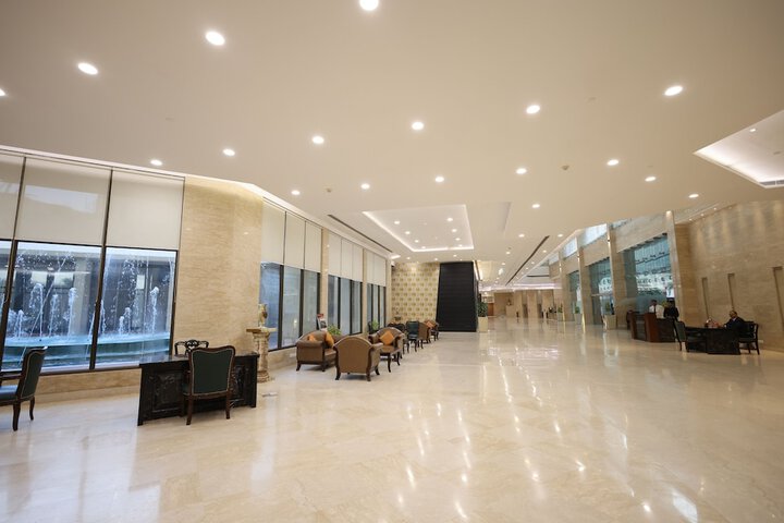 Entrance & Lobby