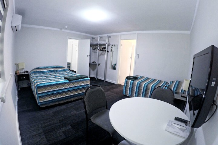 Room 15 of 65