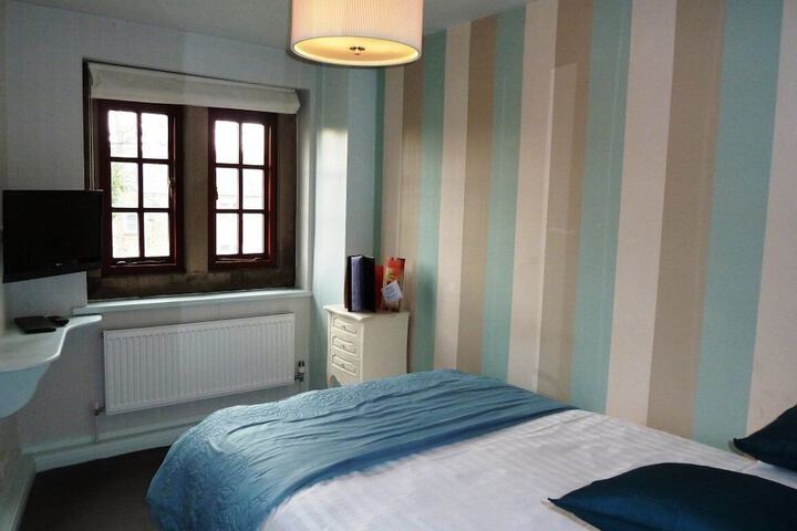 Room 8 of 44