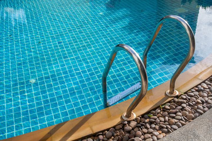 Hotel Pool