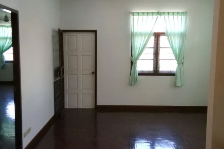 Room 34 of 84