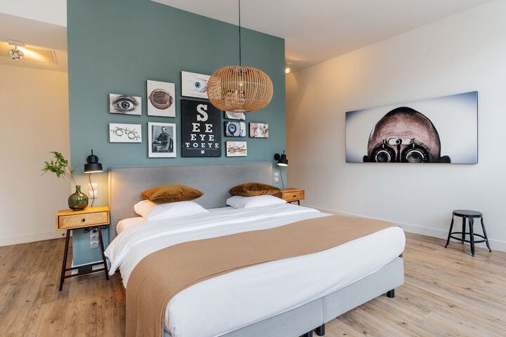 Room 27 of 67