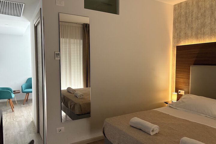 Room 13 of 44