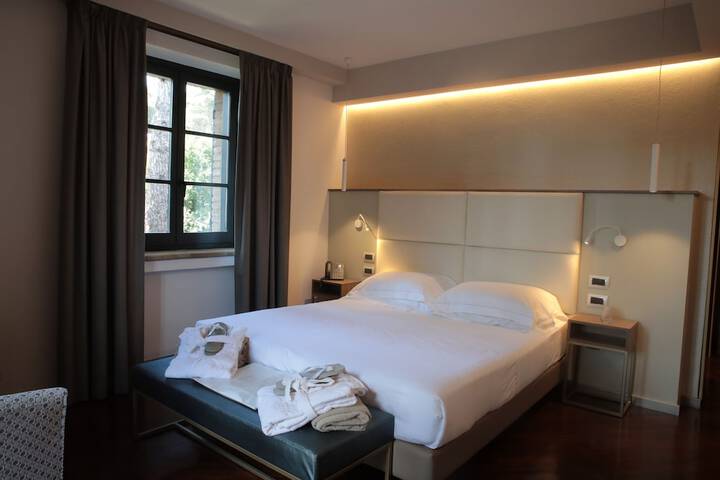 Room 42 of 101