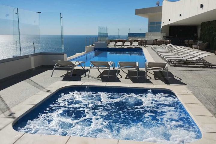 Pool 25 of 49