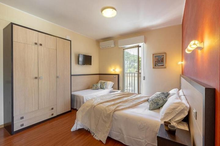 Room 12 of 43