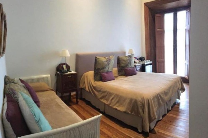 Room 2 of 33